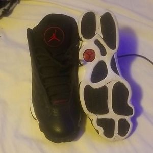 Basketball shoes